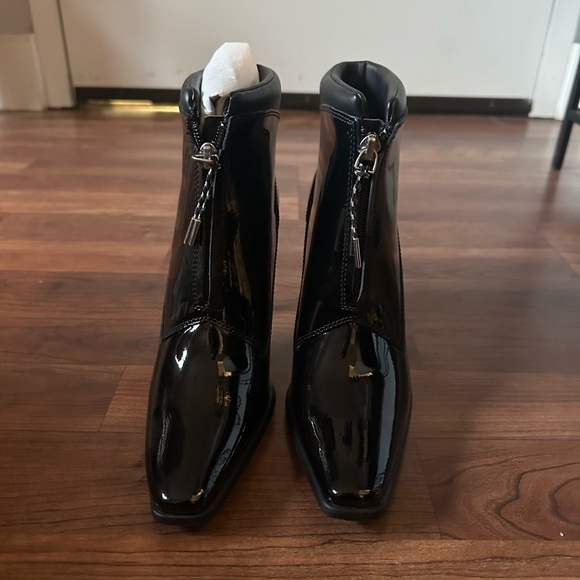 Timberland Women's Black Patent Leather Ankle Boots- Veneda Carter - Picture 3 of 8